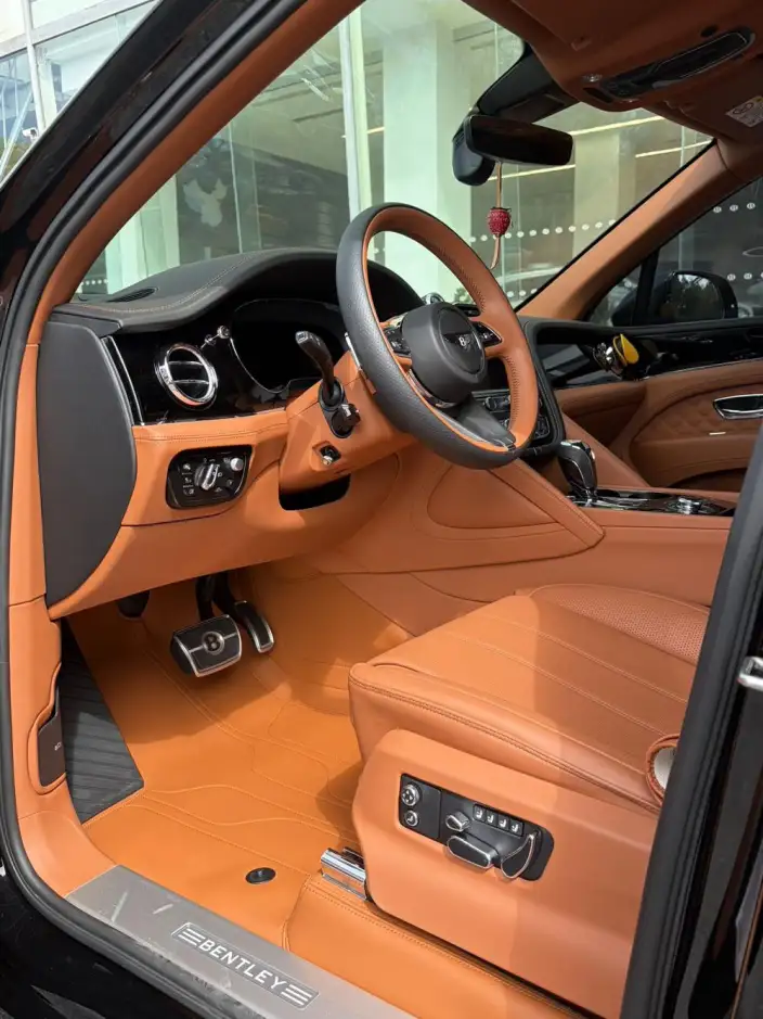 Bentayga 2022 Model 4.0T V8 S – фото 7