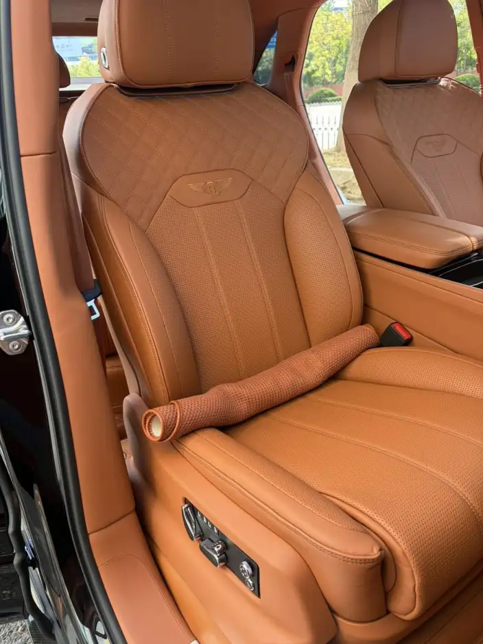 Bentayga 2022 Model 4.0T V8 S – фото 9