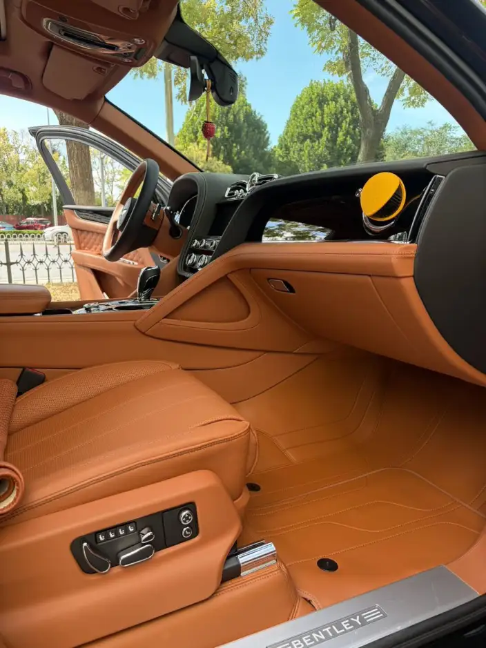 Bentayga 2022 Model 4.0T V8 S – фото 10