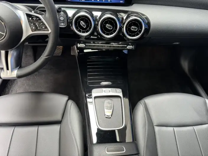 Mercedes-Benz A-class 2023 Model A 180 L Sports sedan – фото 10