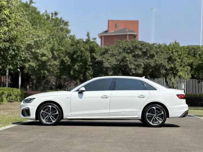 Audi A4 L 2022 Model 40 TFSI Fashion Dynamic Model – фото 3