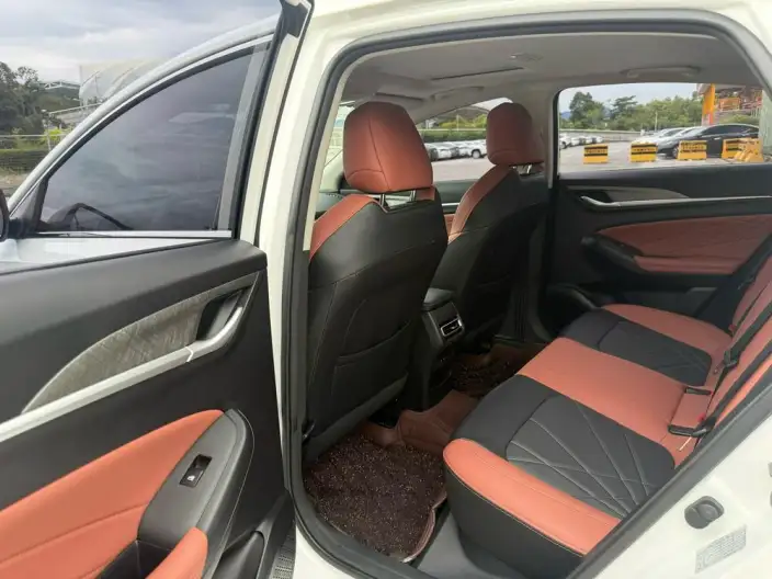Changan Eado 2023 Model PLUS Changxiang Edition Blue whale NE 1.4T GDI DCT Noble Model – фото 9