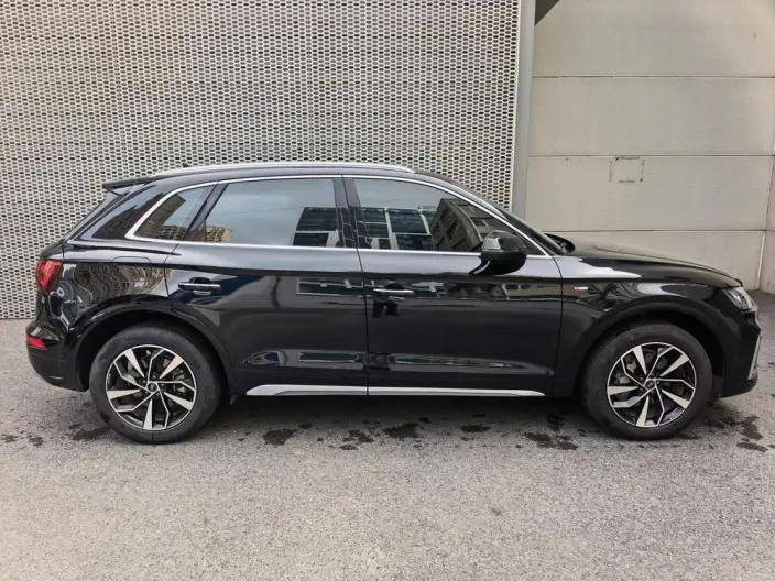 Audi Q5L 2021 Model 40 TFSI Luxury Dynamic Model – фото 4