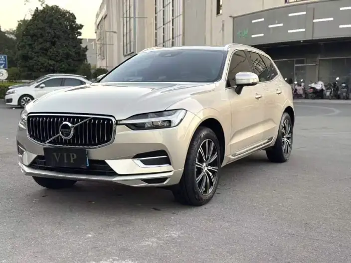Volvo XC60 2021 Model T5 4WD Smart Range Deluxe Edition – фото 1