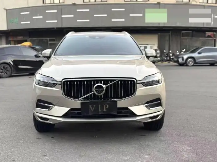 Volvo XC60 2021 Model T5 4WD Smart Range Deluxe Edition – фото 2