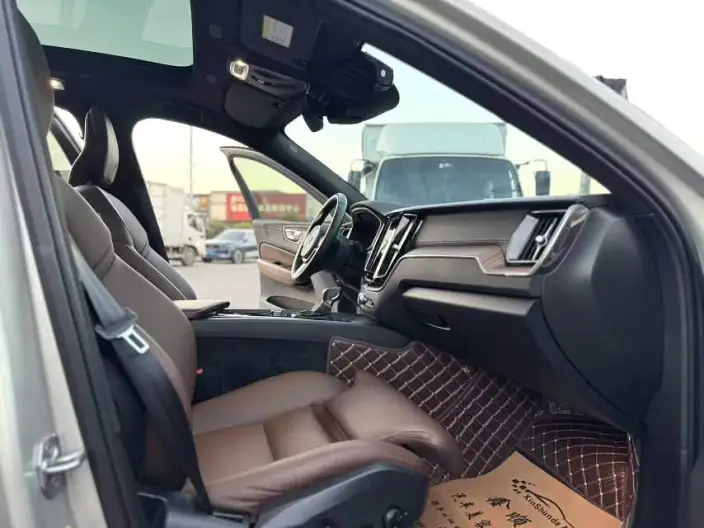 Volvo XC60 2021 Model T5 4WD Smart Range Deluxe Edition – фото 8