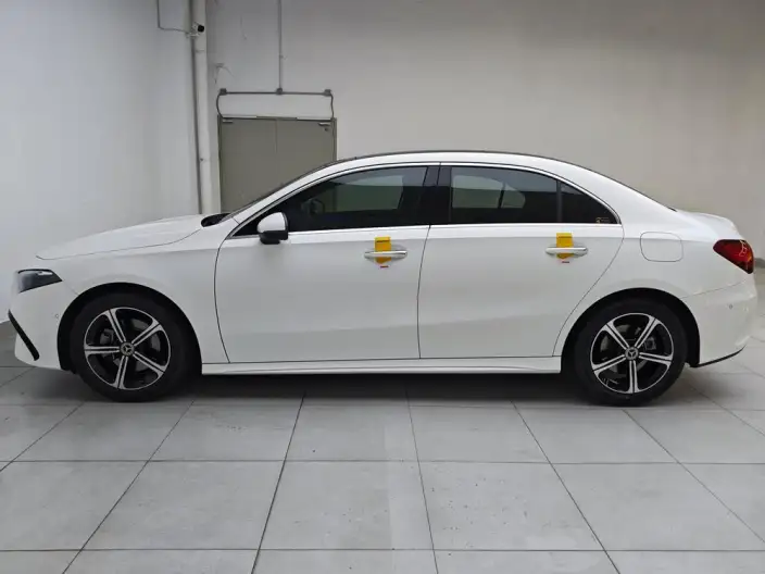 Mercedes-Benz A-class 2024 Model A 200 L Fashion Edition – фото 4