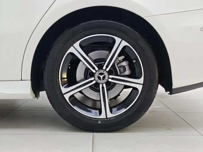 Mercedes-Benz A-class 2024 Model A 200 L Fashion Edition – фото 9