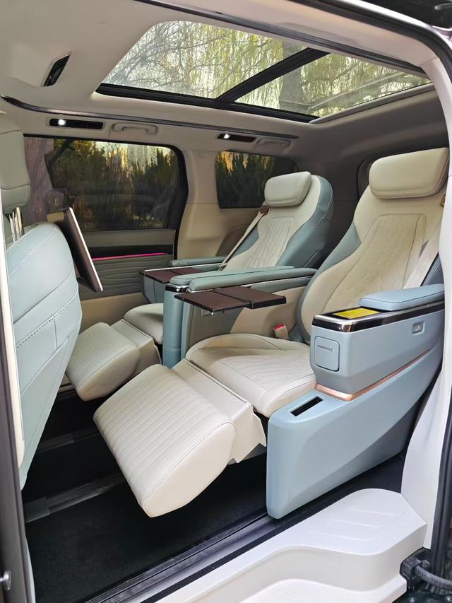 Maxus G90 2023 2.0T Star Seven Passenger Edition – фото 5