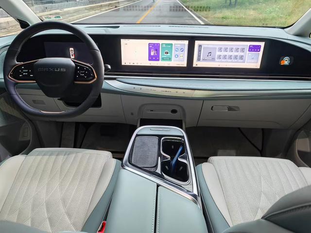 Maxus G90 2023 2.0T Star Seven Passenger Edition – фото 9