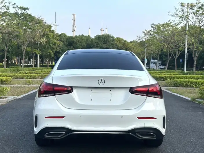 Mercedes-Benz A-class 2022 Model Facelift II A 200 L Sports sedan Fashion Edition – фото 3