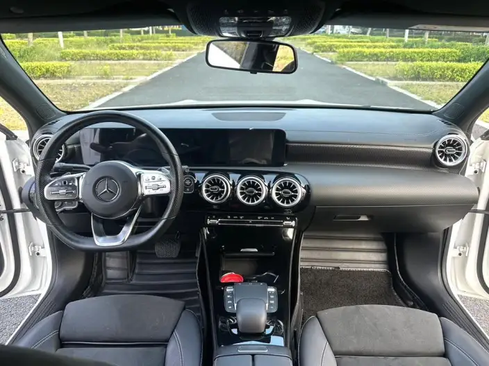 Mercedes-Benz A-class 2022 Model Facelift II A 200 L Sports sedan Fashion Edition – фото 6