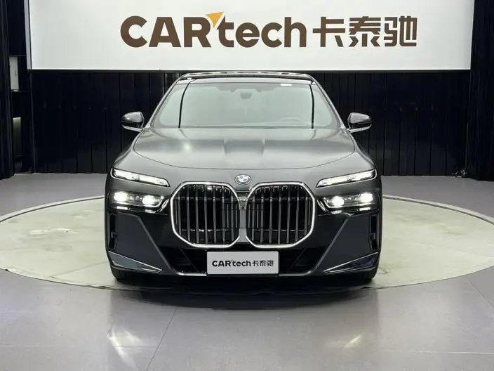 BMW 7 Series 2023 Model 740Li Exclusive Model M Sports Set – фото 2