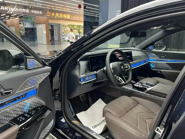 BMW 7 Series 2023 Model 740Li Exclusive Model M Sports Set – фото 5
