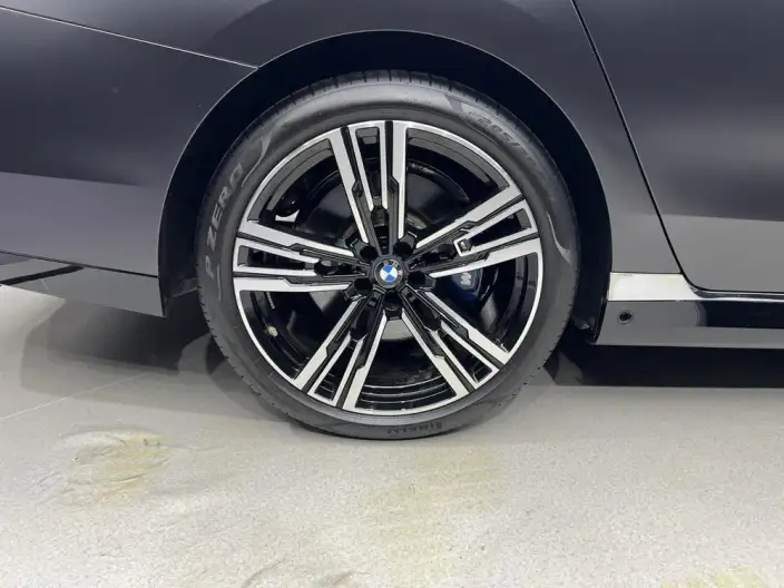 BMW 7 Series 2023 Model 740Li Exclusive Model M Sports Set – фото 6