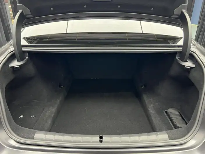 BMW 7 Series 2023 Model 740Li Exclusive Model M Sports Set – фото 9