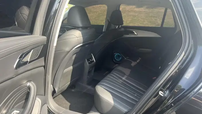 Hongqi H5 2024 Model 1.5T DCT Flag Rhythm Edition – фото 10