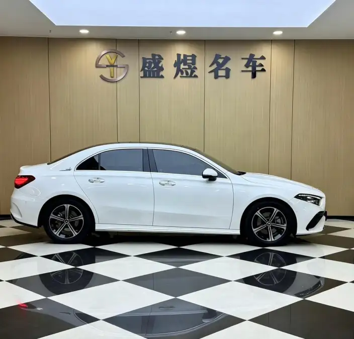 Mercedes-Benz A-class 2025 Model A 200 L Fashion Edition – фото 5