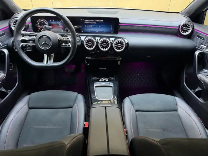Mercedes-Benz A-class 2025 Model A 200 L Fashion Edition – фото 10