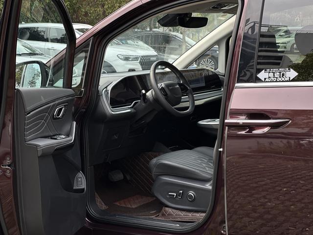 Maxus G90 2023 2.0T Star Seven Passenger Edition – фото 5