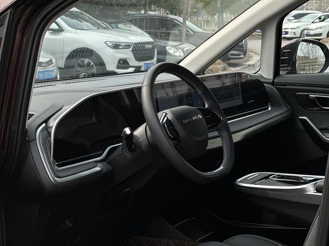 Maxus G90 2023 2.0T Star Seven Passenger Edition – фото 6