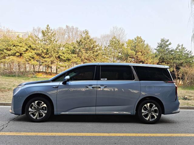 Maxus G90 2022 2.0T Star River 6-Passenger Edition