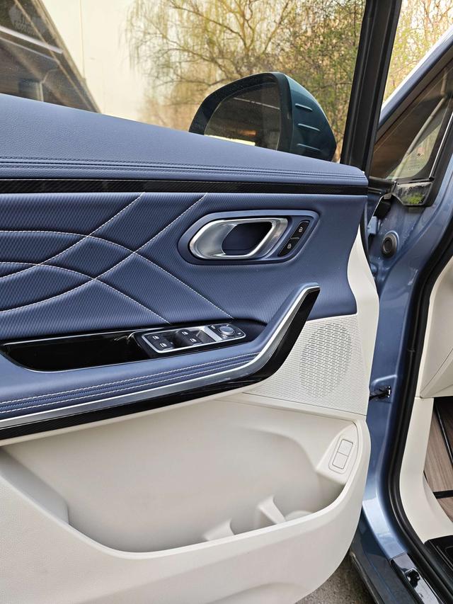 Maxus G90 2022 2.0T Star River 6-Passenger Edition