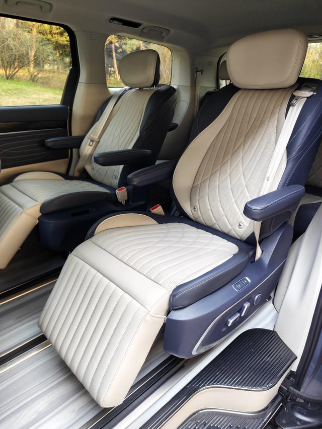 Maxus G90 2022 2.0T Star River 6-Passenger Edition – фото 10