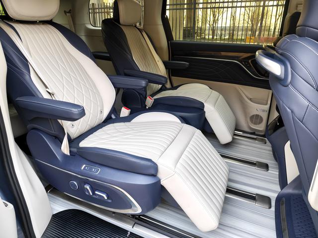 Maxus G90 2022 2.0T Star River 6-Passenger Edition – фото 13