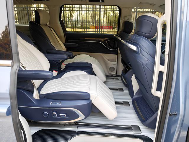 Maxus G90 2022 2.0T Star River 6-Passenger Edition – фото 16