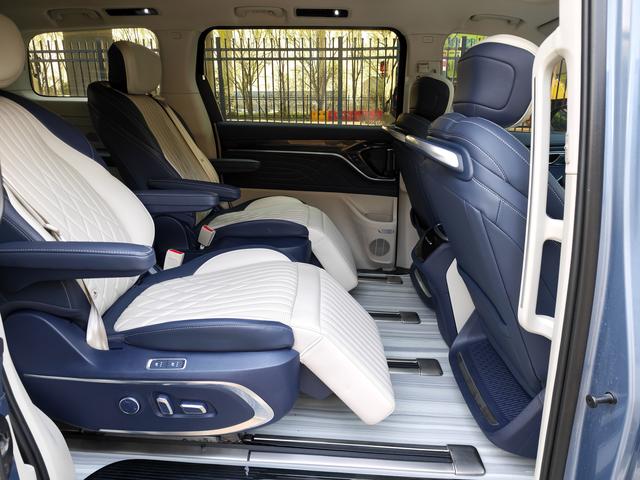 Maxus G90 2022 2.0T Star River 6-Passenger Edition – фото 18
