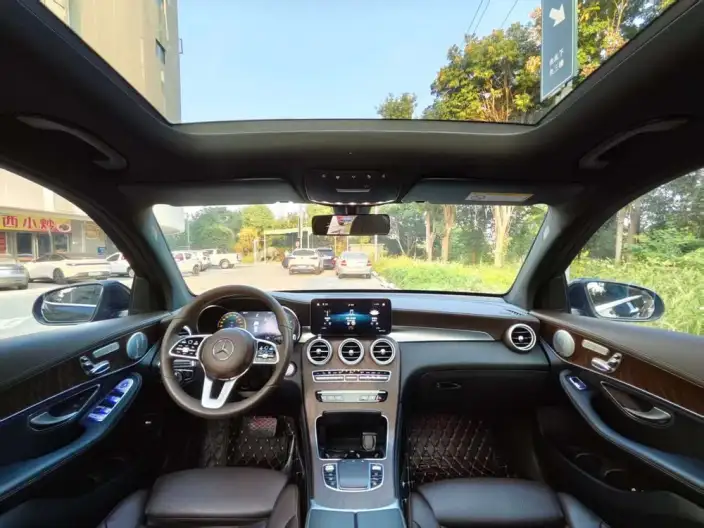 Mercedes-Benz GLC 2020 Model Facelift GLC 260 L 4MATIC Luxury Model – фото 6