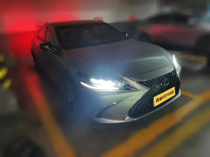 Lexus ES 2021 Model 300h Premium – фото 3