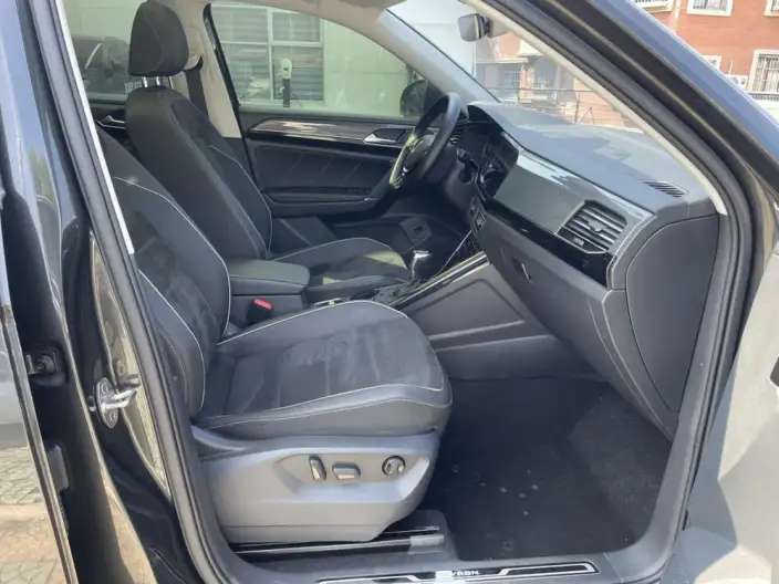 Volkswagen Tayron 2021 Model 330TSI 2WD Luxury Zhilian Edition Plus – фото 8