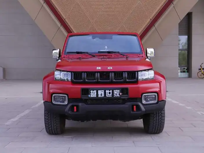 BAIC BJ40 2023 Model 2.0D Automatic 4WD Blade Hero Edition Warrior Model – фото 2