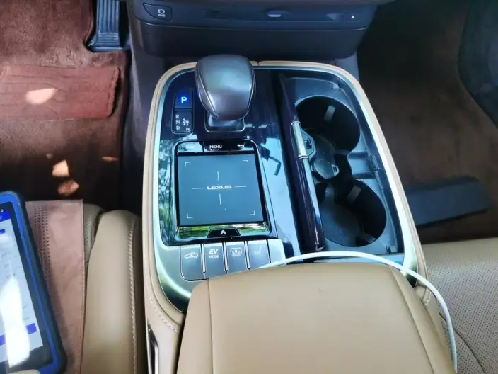Lexus LS 2020 Model 500h Superior Edition China VI – фото 9