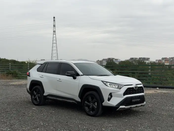 Toyota RAV4 2022 Model 2.0L CVT 4WD Fashion PLUS Edition – фото 3