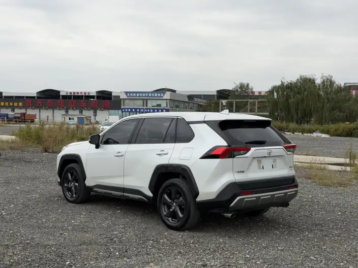 Toyota RAV4 2022 Model 2.0L CVT 4WD Fashion PLUS Edition – фото 4