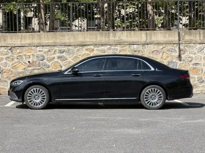 Mercedes-Benz E-Class 2023 Model E 300 L Fashion Model sedan – фото 3
