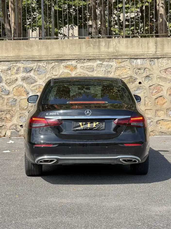 Mercedes-Benz E-Class 2023 Model E 300 L Fashion Model sedan – фото 5