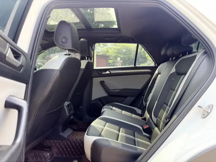 Volkswagen T-Roc 2024 Model 300TSI DSG Chenguang Edition – фото 9
