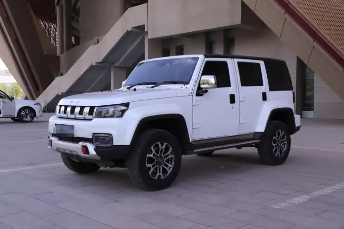 BAIC BJ40 2020 Model 2.0T Automatic 4WD City Hunter Edition Warrior Model – фото 1