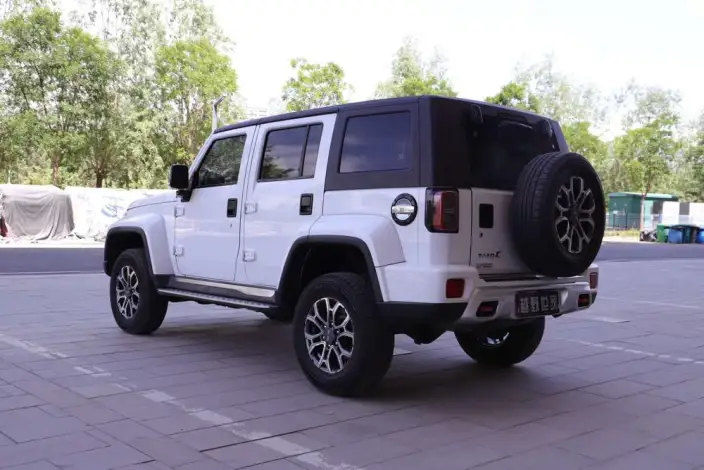 BAIC BJ40 2020 Model 2.0T Automatic 4WD City Hunter Edition Warrior Model – фото 4