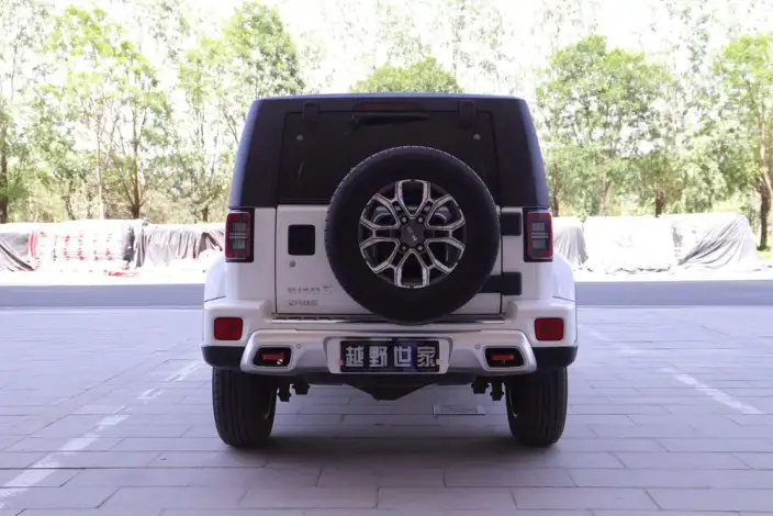 BAIC BJ40 2020 Model 2.0T Automatic 4WD City Hunter Edition Warrior Model – фото 5
