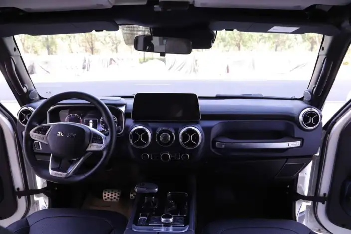 BAIC BJ40 2020 Model 2.0T Automatic 4WD City Hunter Edition Warrior Model – фото 9
