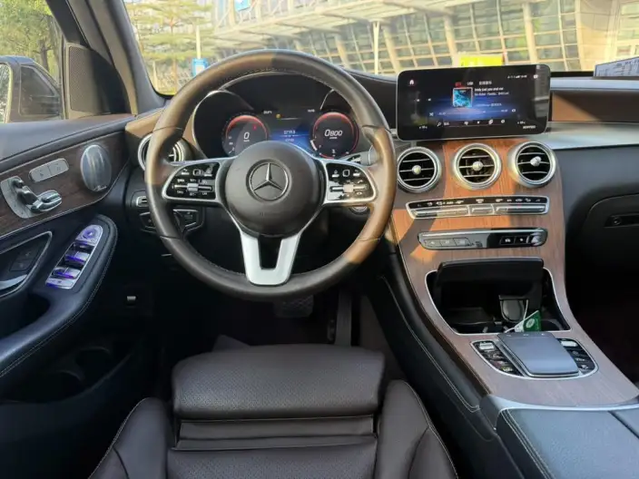 Mercedes-Benz GLC 2020 Model GLC 300 L 4MATIC Luxury Model – фото 6