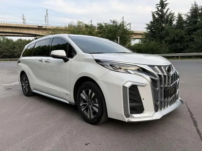 Granvia 2024 Model Intelligent Hybrid 2.5L 4WD Noble PLUS Edition – фото 3