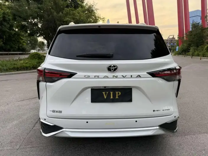 Granvia 2024 Model Intelligent Hybrid 2.5L 4WD Noble PLUS Edition – фото 5