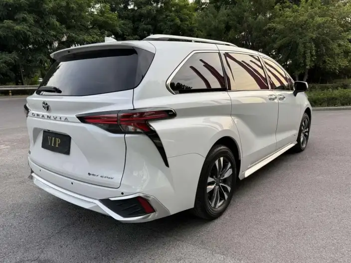 Granvia 2024 Model Intelligent Hybrid 2.5L 4WD Noble PLUS Edition – фото 6