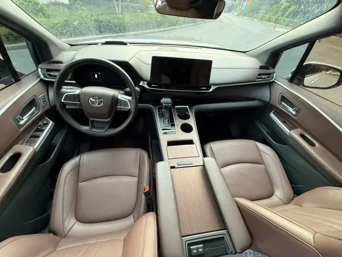 Granvia 2024 Model Intelligent Hybrid 2.5L 4WD Noble PLUS Edition – фото 7